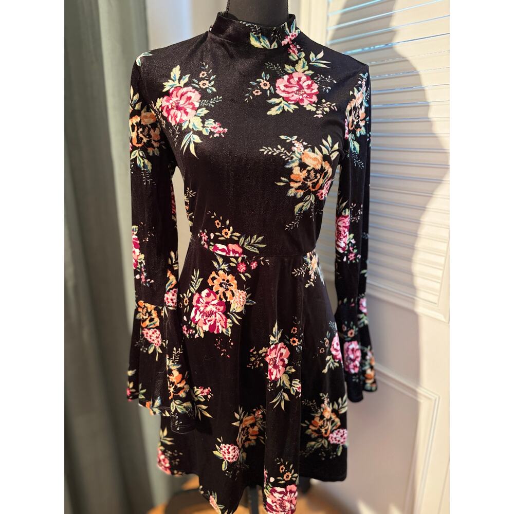 🌟AS YOU WISH Velvet Bell Sleeve A Line Flowered Dress